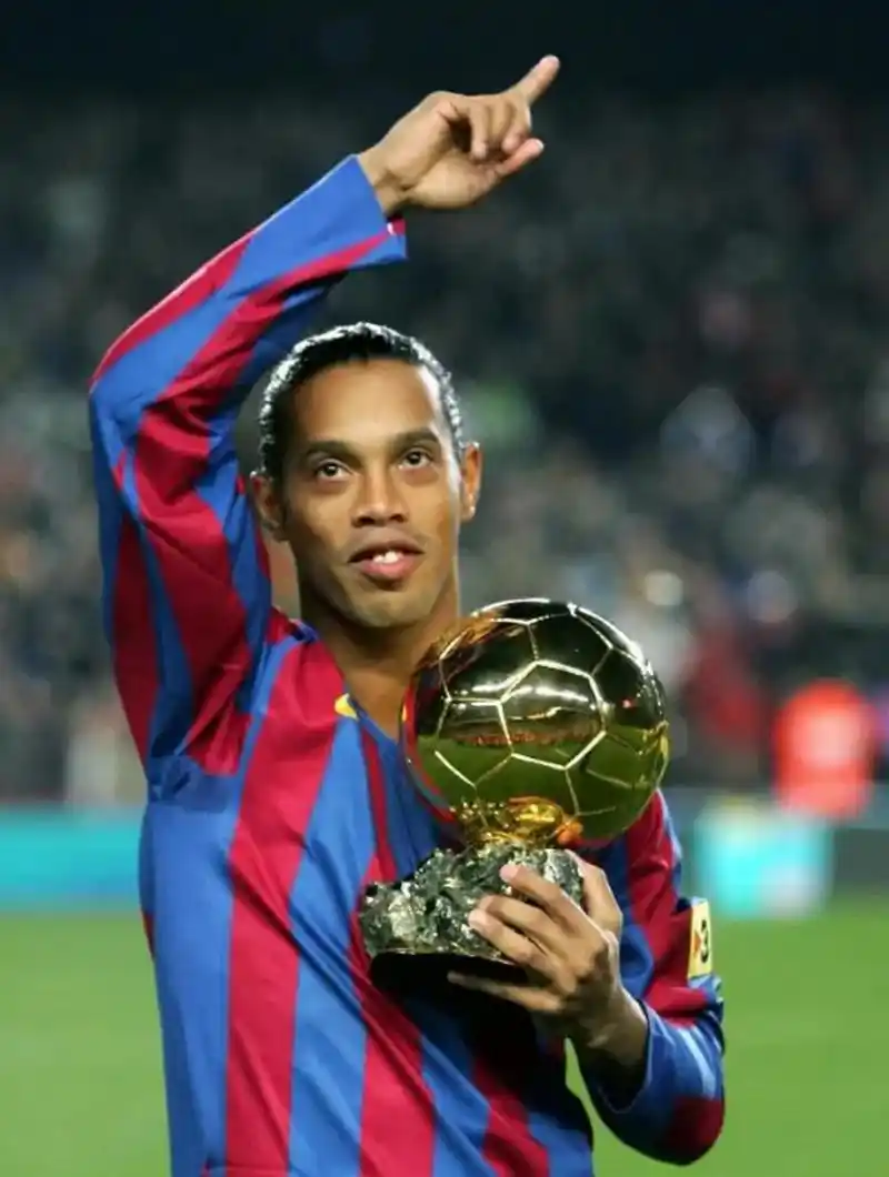 映了他对球 映了他对球